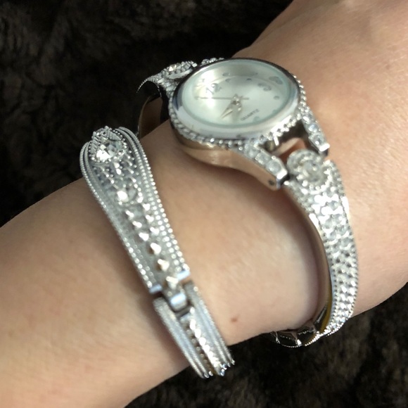 🌺SOLD!!!! Bundled Jewelry🌺 - Picture 3 of 5